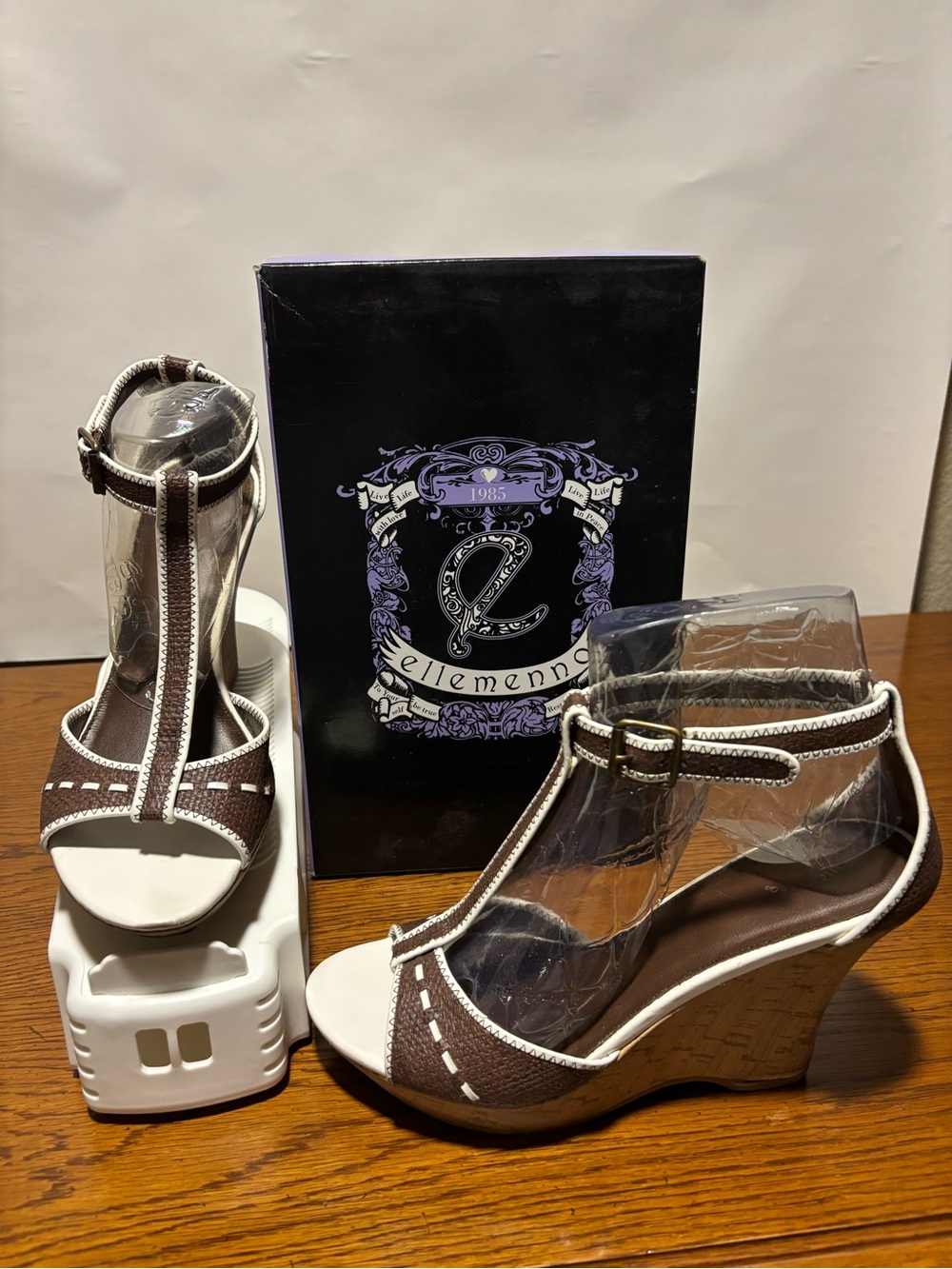 ellemenno Brown and White T‑Strap Wedge Sandals